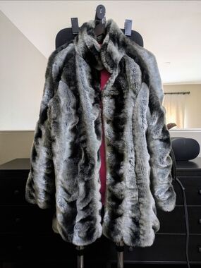 Betsey Johnson Gray Faux Fur Teddy Jacket